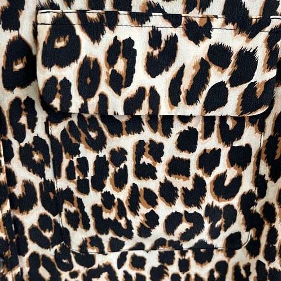 EUC Equipment Femme Leopard Print Slim Signature Silk Shirt Size XS - Picture 5 of 8